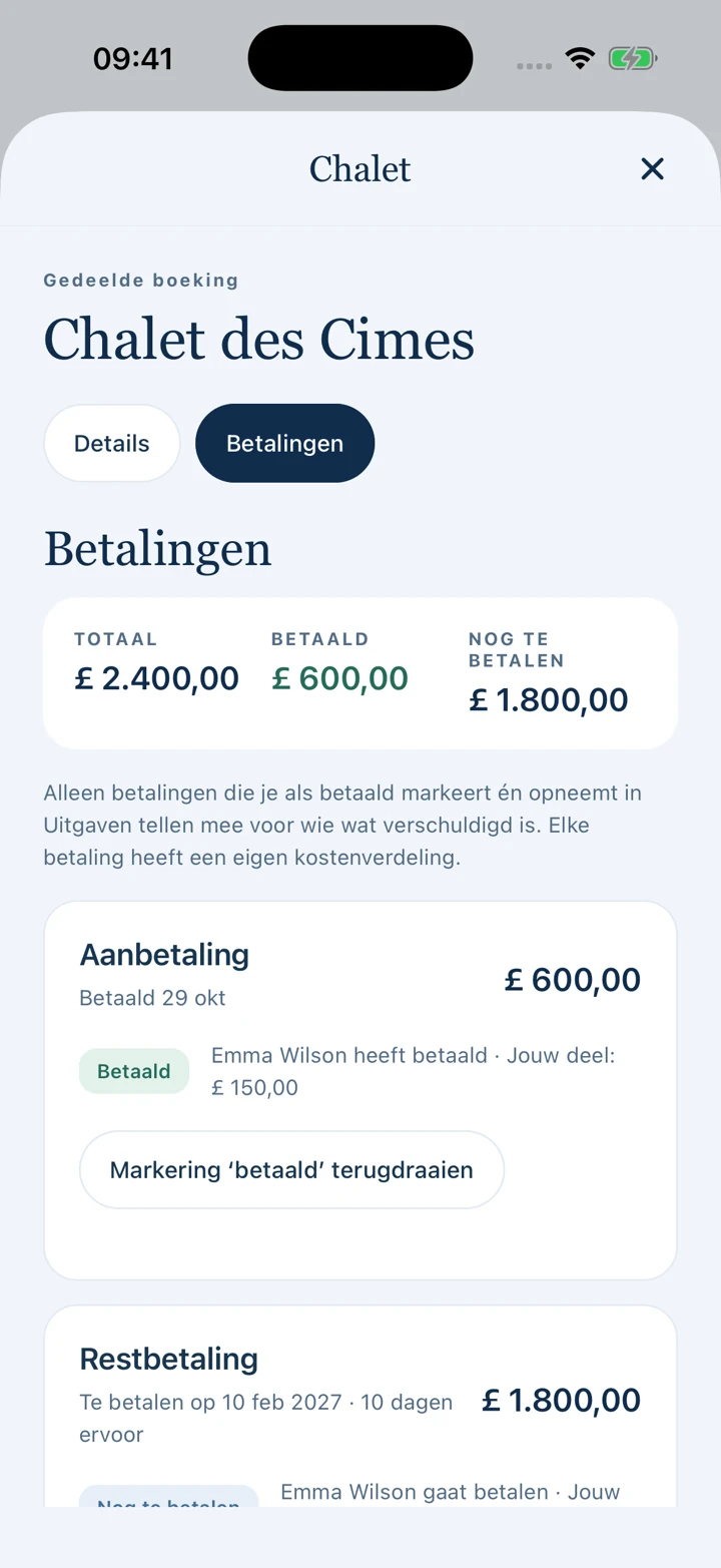 Een boeking met afzonderlijke registraties voor aanbetaling en restbetaling